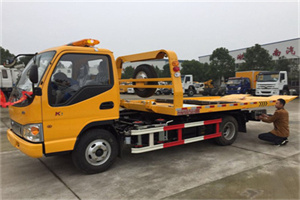 哪里有拖车服务