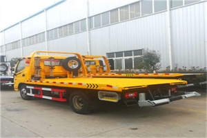 附近拖车救援搭电